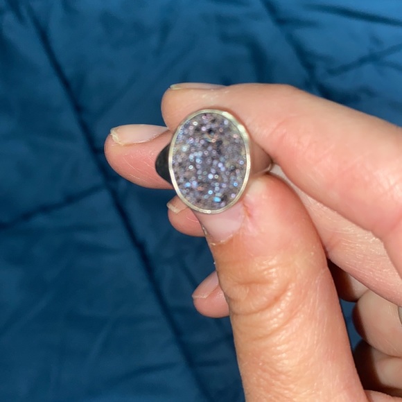 Sterling silver ring with large center stone - Picture 5 of 5